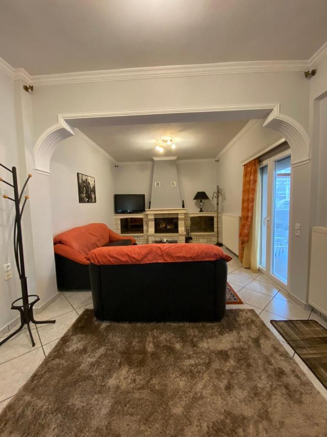 Sitara'S House Apartment Karpenisi Exterior photo